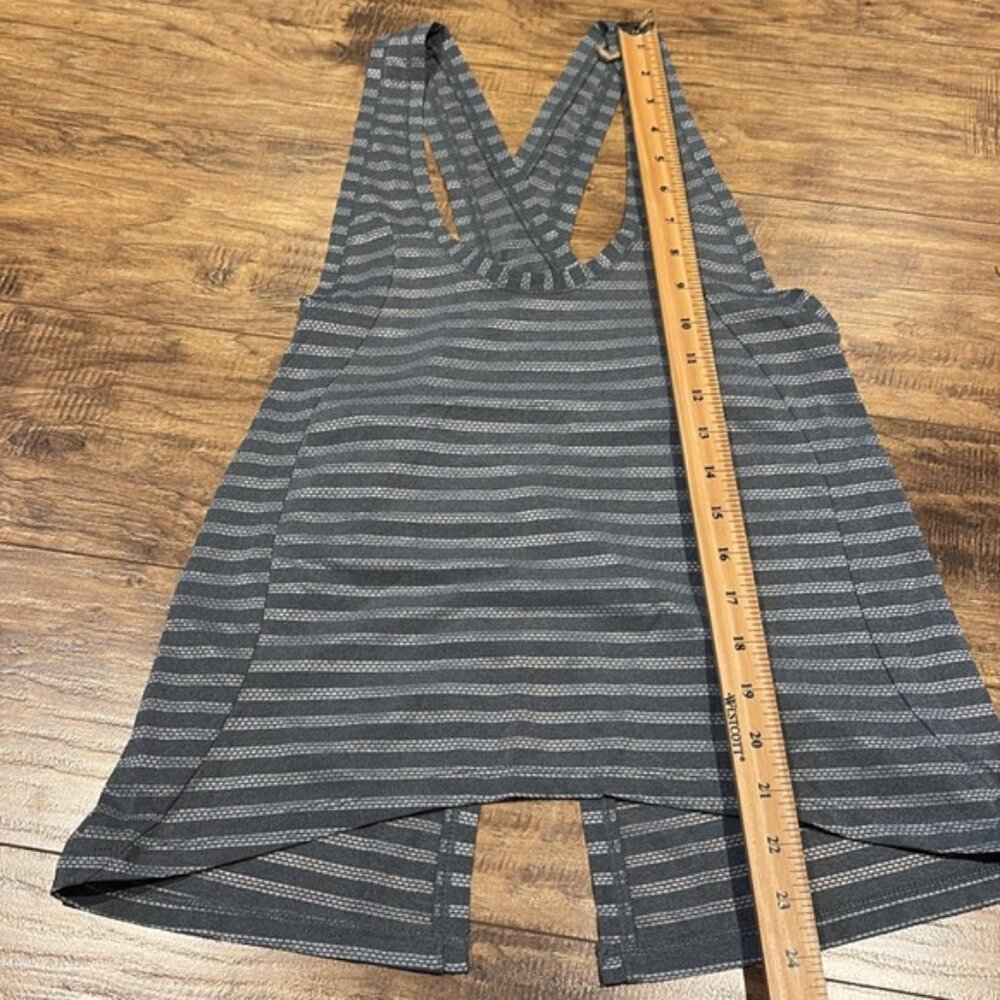 ZYIA Active Gray Nimbus Split Back Tank top size xs - Picture 2 of 7